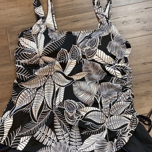 Azul by Maxine of Hollywood swimsuit tropical - Picture 4 of 8